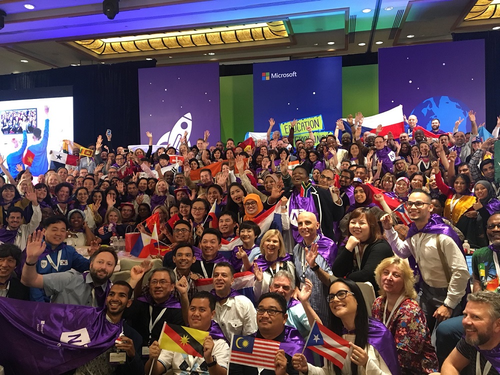 Ein Bild aller Teilnehmer am Microsoft Global Education Exchange 2019