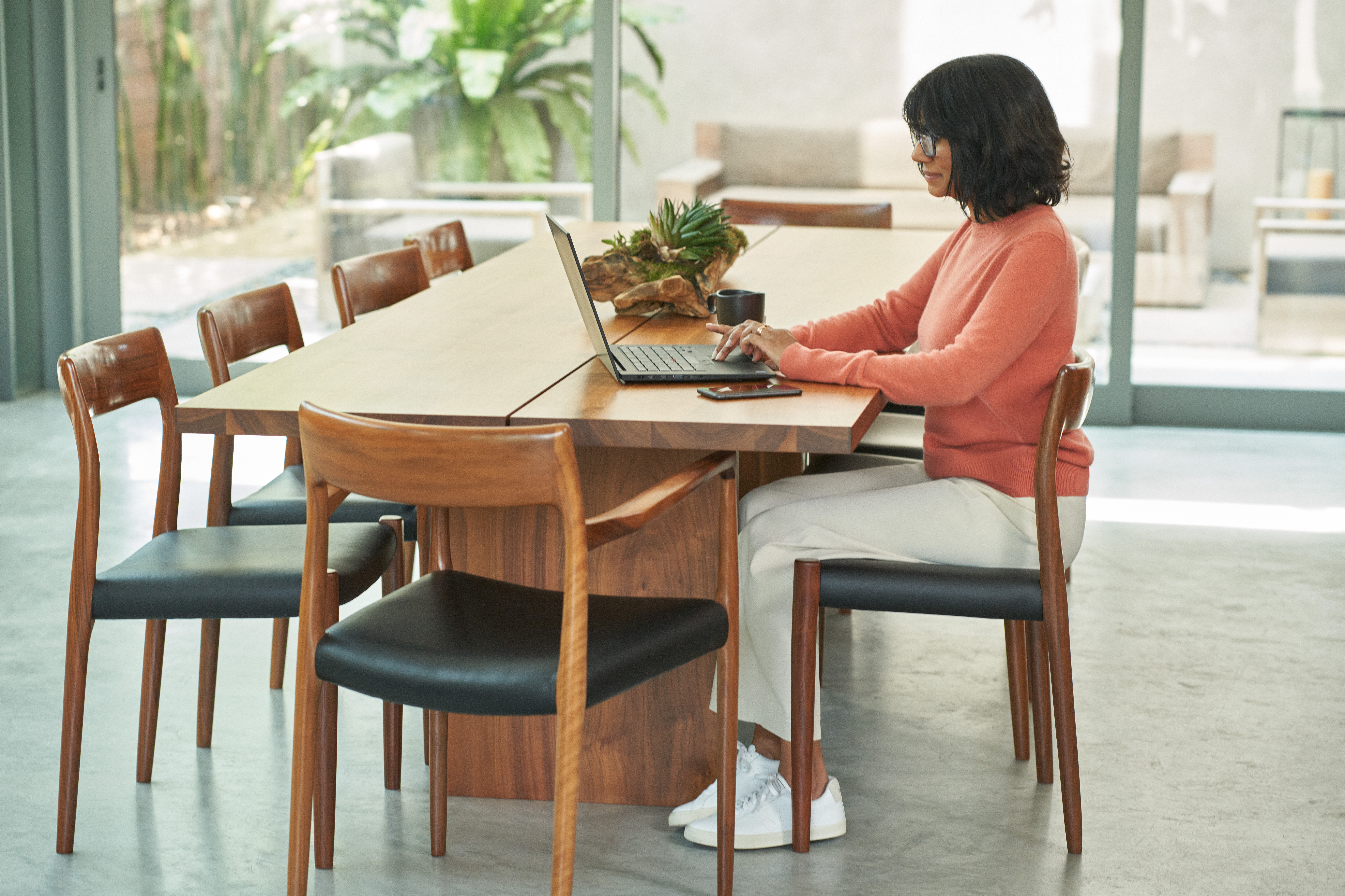 Business decision maker (BDM) working from home and has a positive security posture