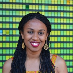 Monica's headshot