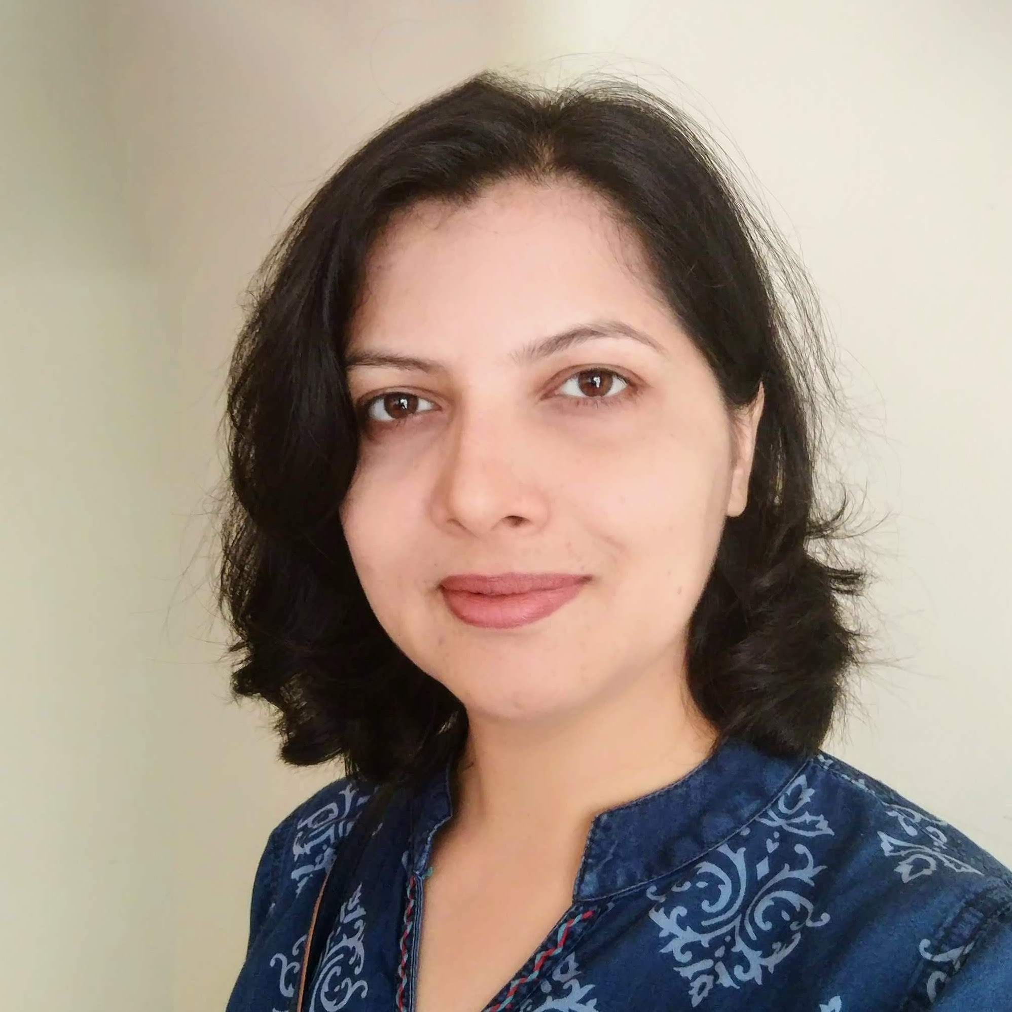 Portrait of Tanuja Ganu