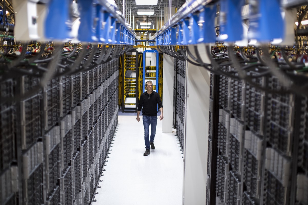 IT professionals build and maintain the LinkedIn server farm which operates on 100% renewable energy. Power is hydro-generated and managed efficiently on-site with minimum new draw from external grid
