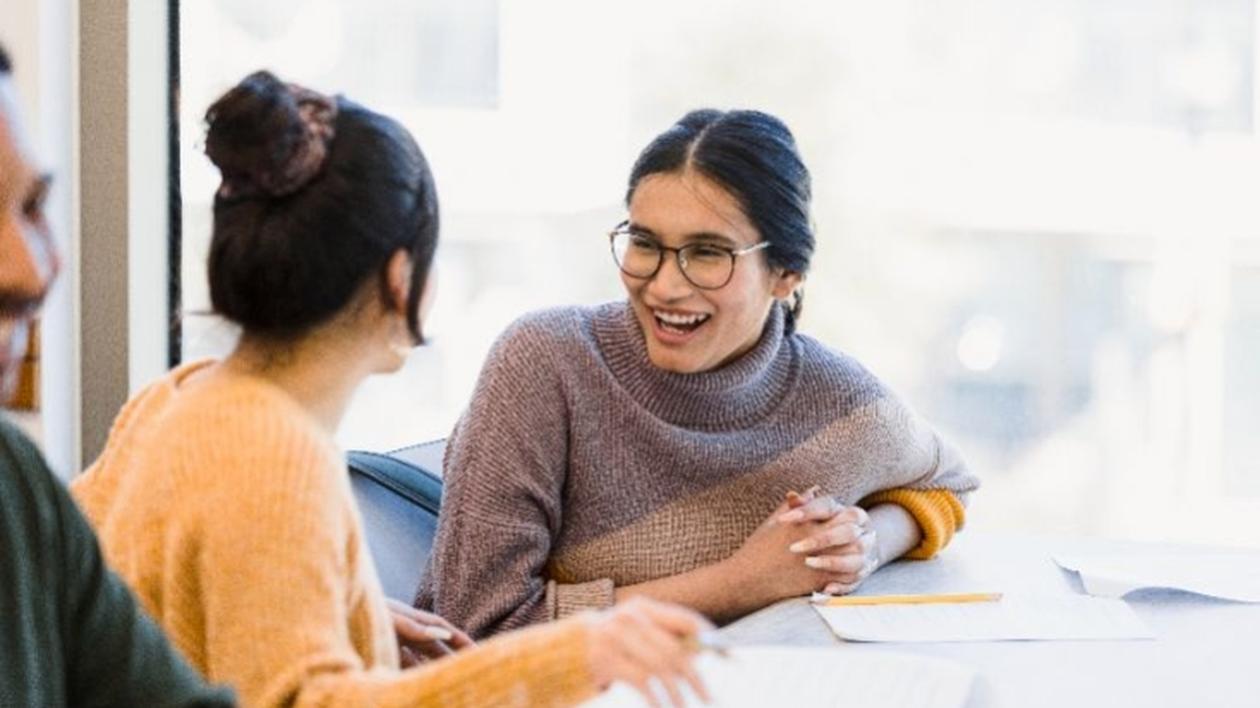 Two business students discuss ideas for startups