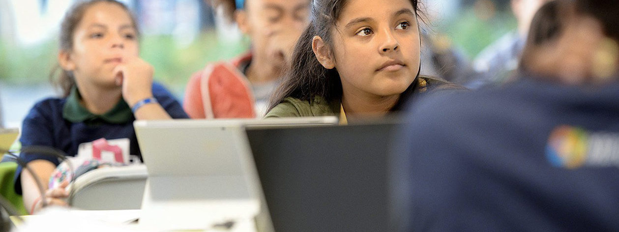 Lapsed klassis, kasutades Microsoft Slate arvuteid