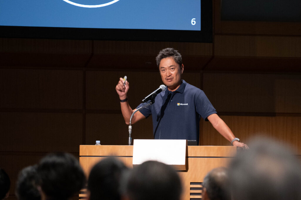 日本マイクロソフト株式会社　執行役員常務 金融サービス事業本部長 荒濤大介